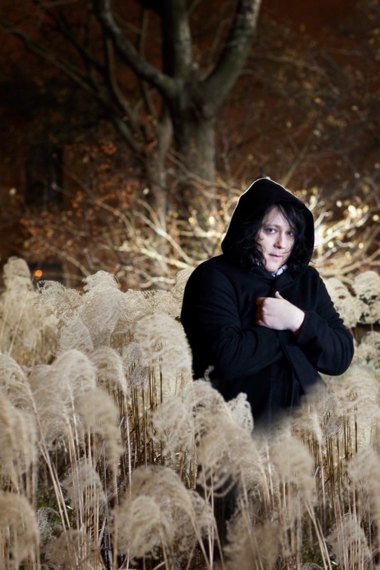 Antony: Nu vågar Antony uttrycka hopplöshet och ilska