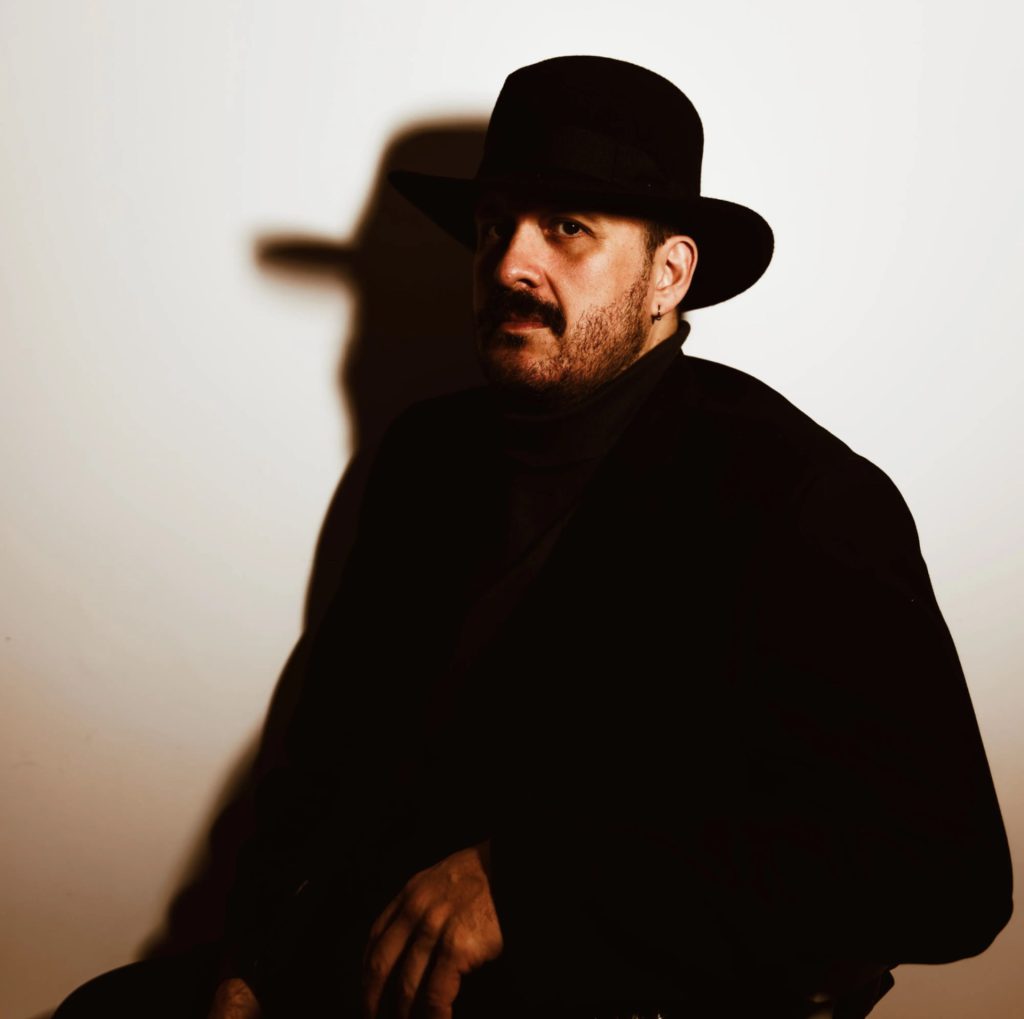 BC Camplight stänger tältet bakom sig