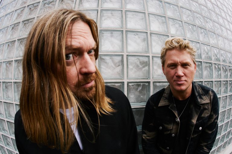 Blod, svett och ambitioner – Johnossi i framåtrörelse