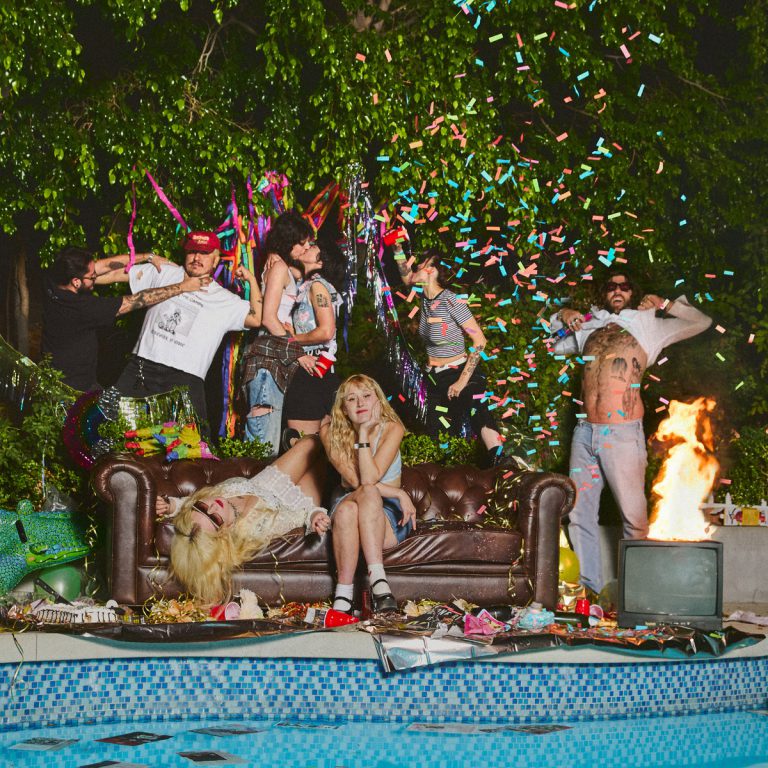 Lambrini Girls – Who Let the Dogs Out