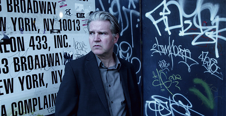 Lloyd Cole sitter inte i hörnet längre