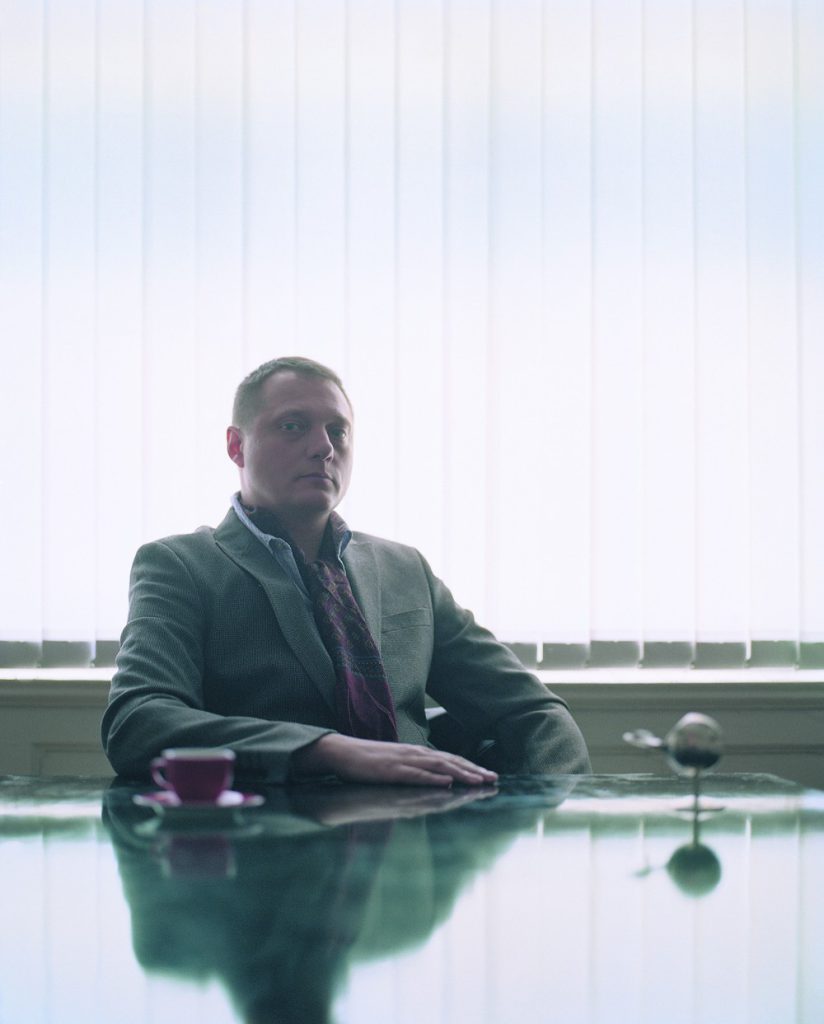 Magnus Carlson: Crooning och fotboll