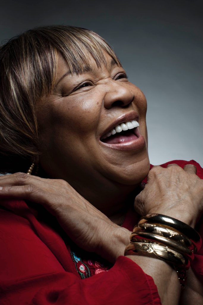 Mavis Staples står fortfarande på medborgarrättsrörelsens barrikader