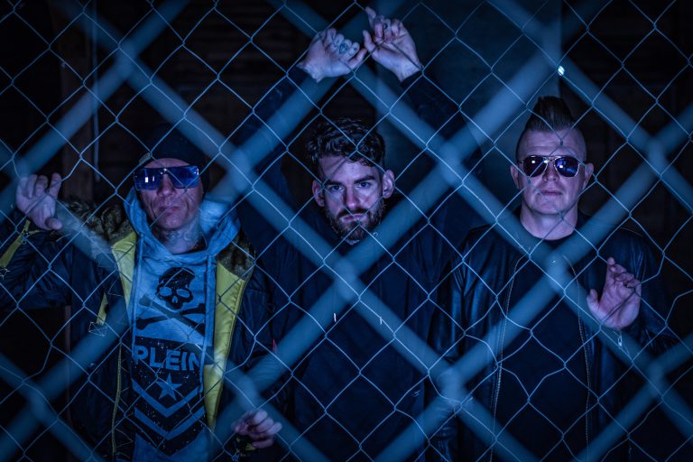 PREMIÄR: Ny singel med Knivsidan