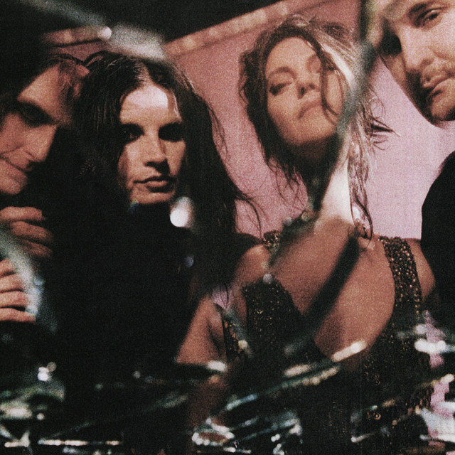 Sharon Van Etten & The Attachment Theory – d:o