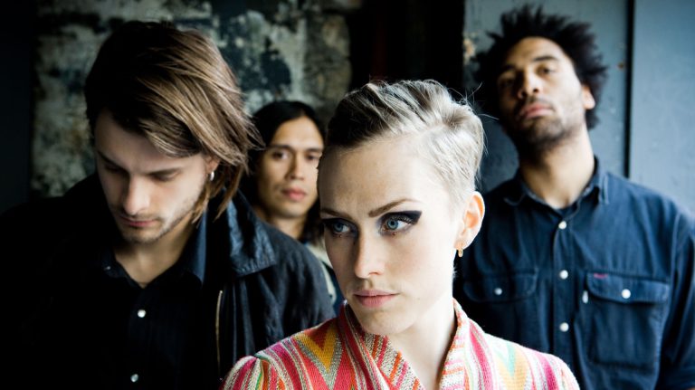 Trailer Trash Tracys/Dry the River:En för alla