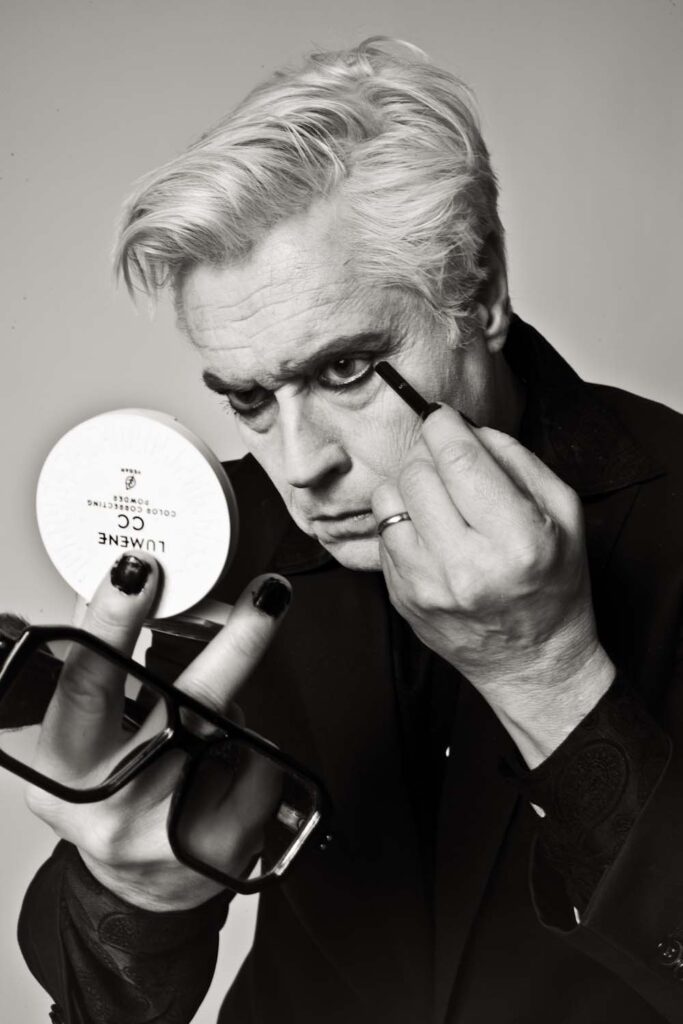 PREMIÄR: Svart Tulpan – Mina formativa år