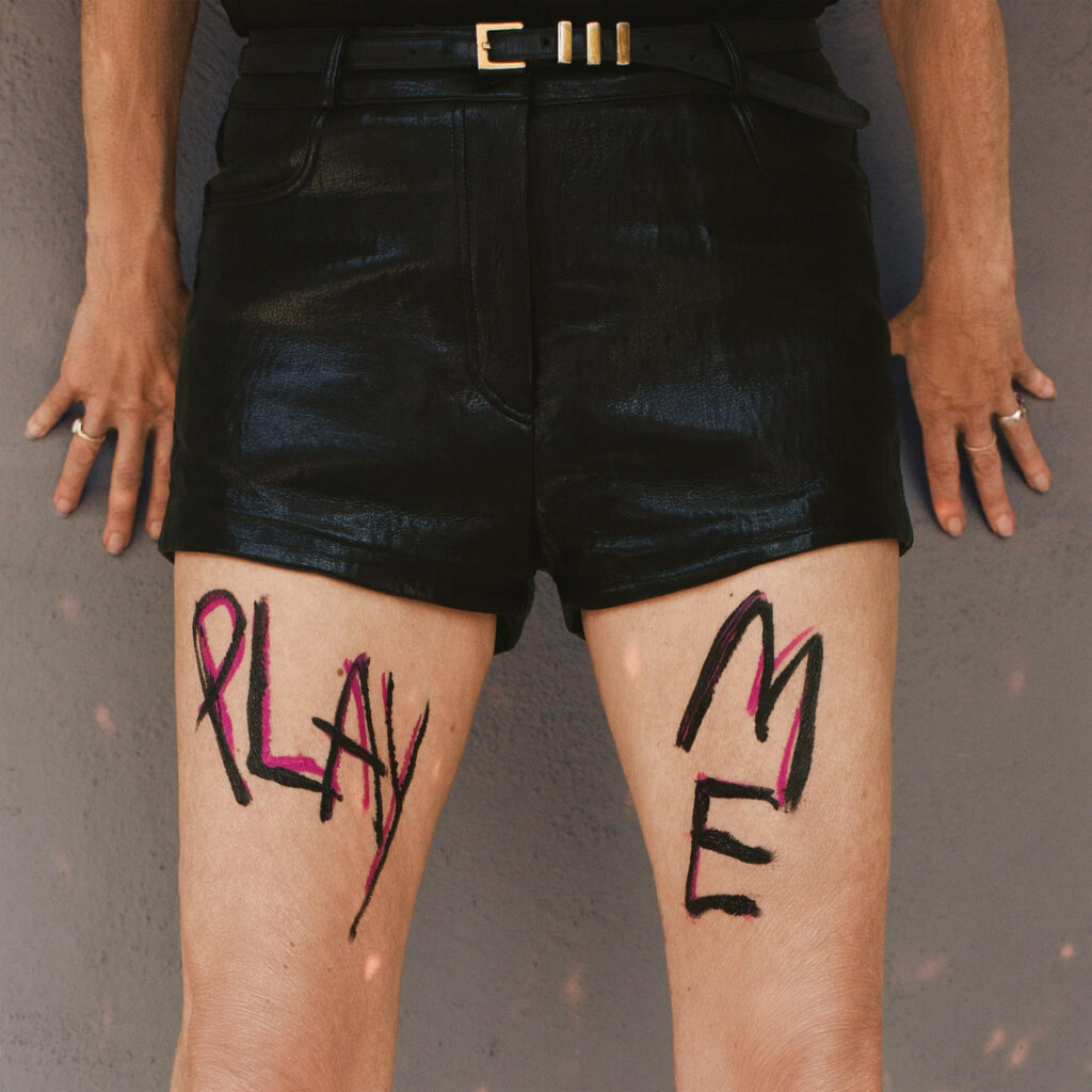 Kim Gordon – Play Me