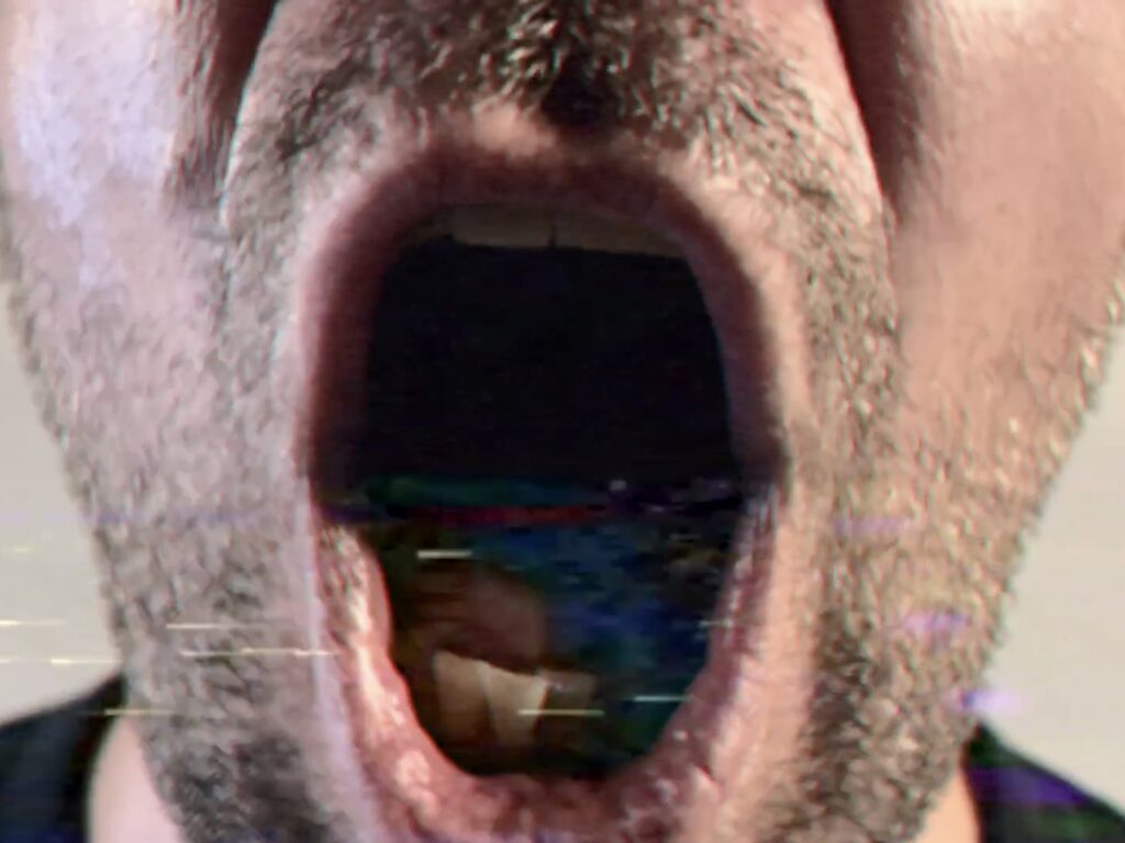 VIDEOPREMIÄR: Huvet – Kommentar