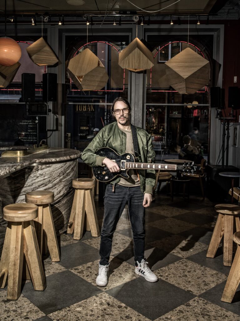 Kleerup försvarar det ljusa för alltid, så länge han finns. 