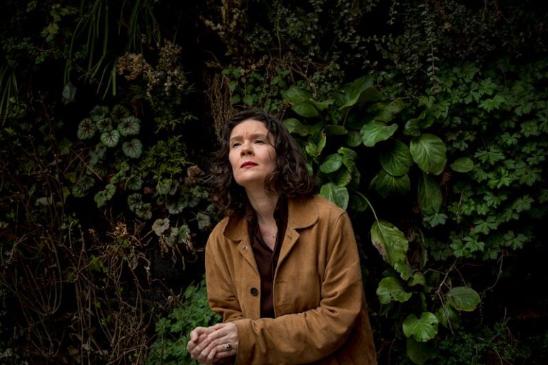 PREMIÄR: Birgit Bidder – Vårvinter och jag söker mitt blod