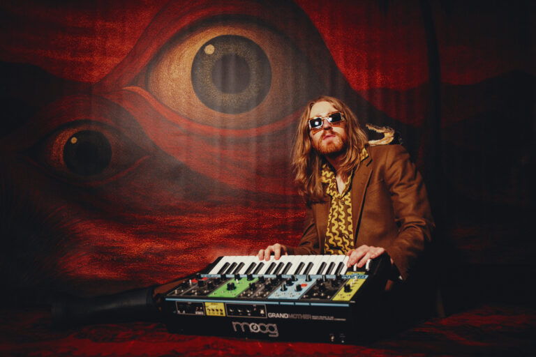 Telos Vision släpper fram det enklaste spontana och det mest genomarbetade hantverket