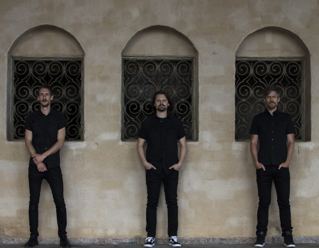 PREMIÄR: The Genuine Fakes – What Kind of Day Has It Been