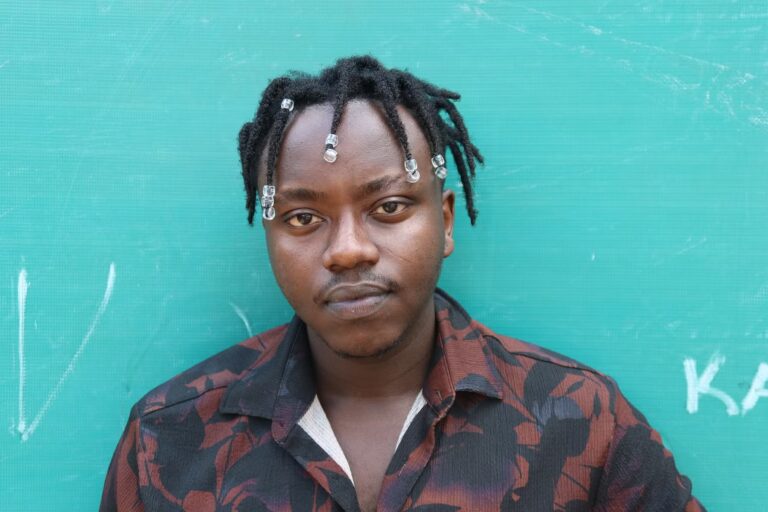 VIDEOPREMIÄR: Toussaint Chiza – Tell Me If I’m Wrong