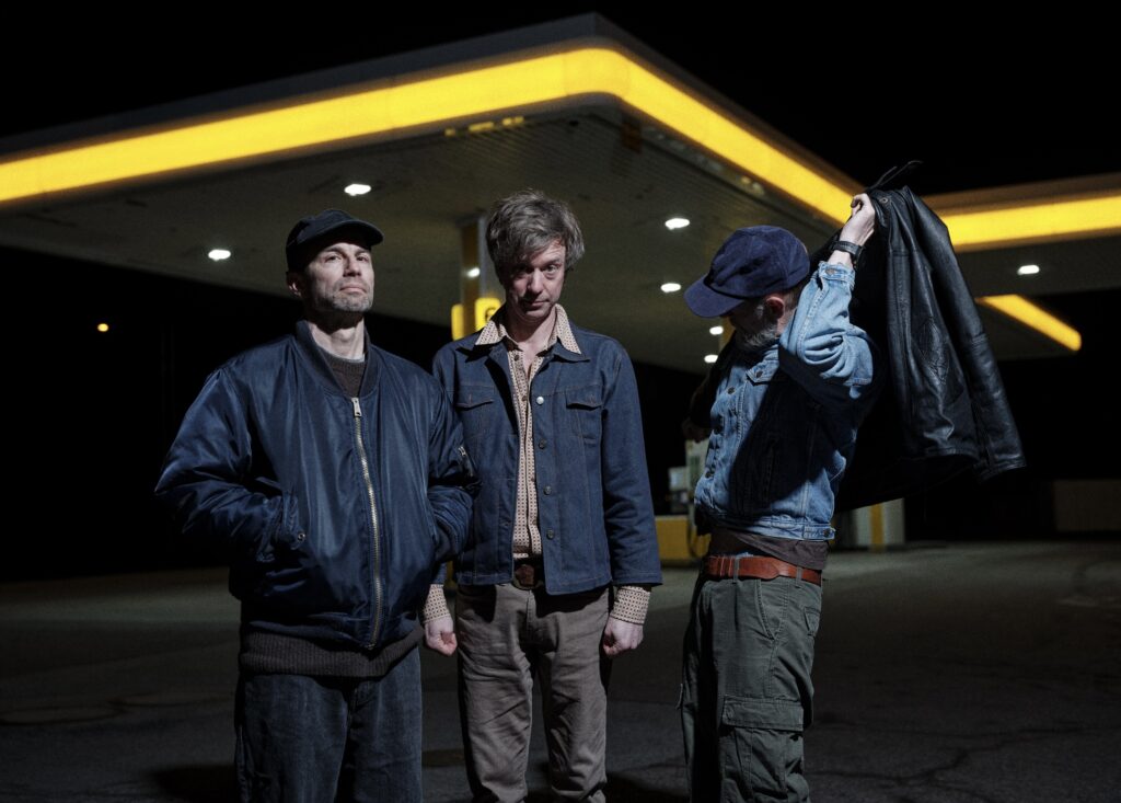 PREMIÄR: Brothers of End – Love Surround Me